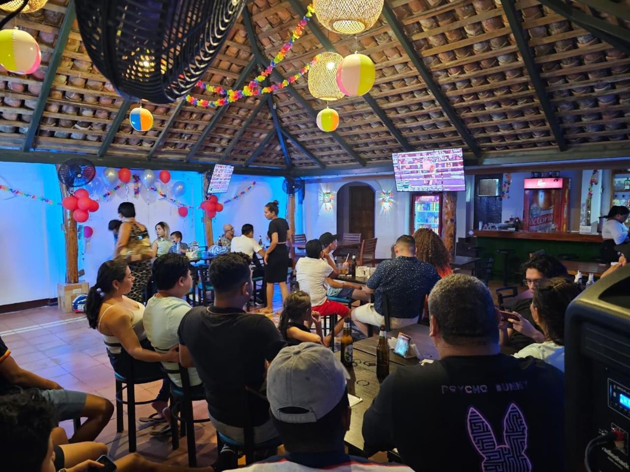 The Landing Hotel And Restaurant Moyogalpa Exterior foto